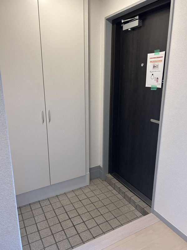 大塚戸建の玄関