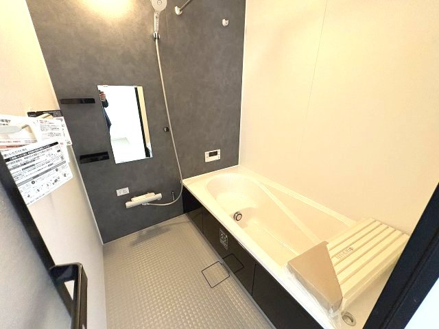 【浴室】 | 福岡市東区奈多2丁目5期　1号棟（全5棟）【仲介手数料無料・0円】 | 現地写真。浴室です。