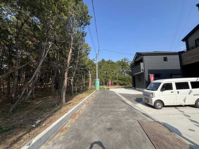 【その他】 | 福岡市東区奈多2丁目5期　1号棟（全5棟）【仲介手数料無料・0円】 | 現地写真。前面道路です。