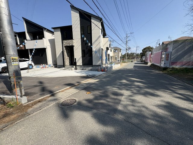【その他】 | 福岡市東区奈多2丁目5期　1号棟（全5棟）【仲介手数料無料・0円】 | 現地写真。前面道路です。