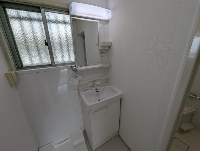 百楽マンションの独立洗面台