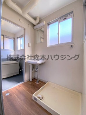 【洗面所】 | 　ビレッジハウス私部4号棟 | 忙しい朝には欠かせない洗面所です
