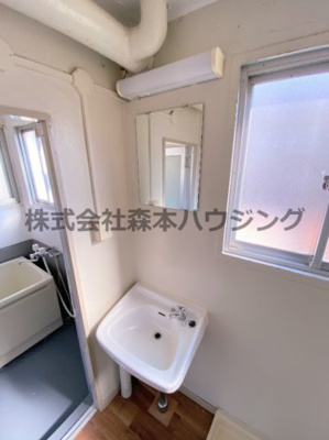 【独立洗面台】 | 　ビレッジハウス私部4号棟 | 独立洗面台、朝の身支度には欠かせません