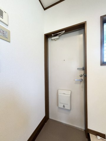 パレス植木Rの玄関