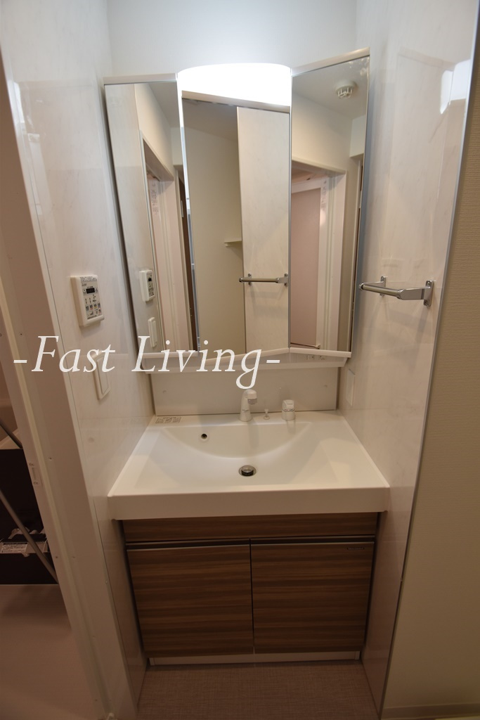 グランフォークス神田イーストタワーの洗面所