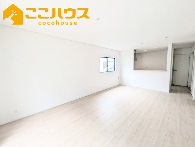 うるま市与那城屋慶名第6　クレイドルガーデン　新築戸建て　全4棟　4号棟の内装|LDK18.2帖