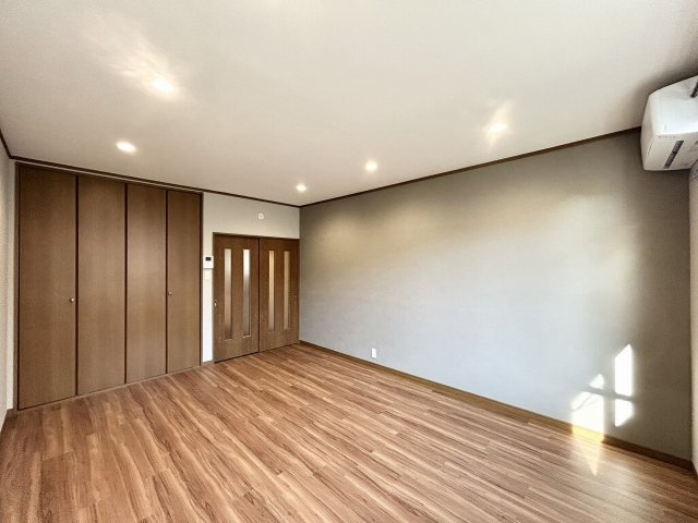 パレス植木Rの洋室