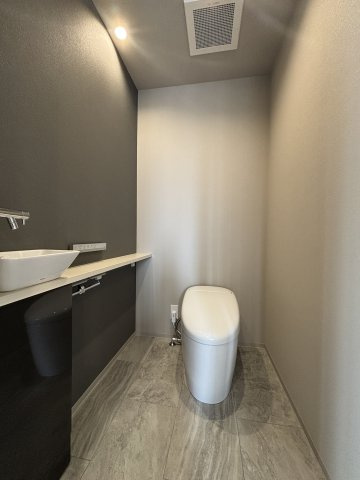 タンクレストイレ、手洗いカウンター有り