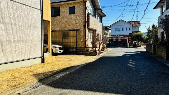 豊成1丁目中古戸建の前面道路含む現地写真|前面道路含む現地写真です