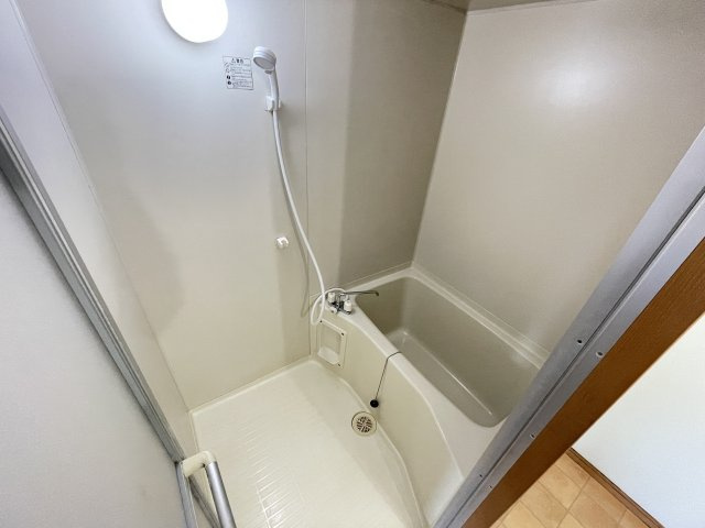 ライムヒルズの浴室