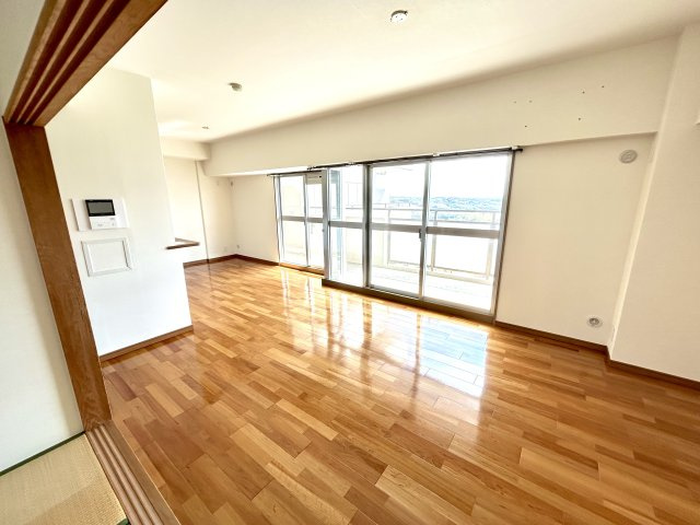 ネクステージ西神中央Ｃ棟の居間・リビング