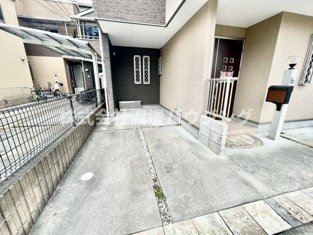 角田1丁目貸家の駐車場