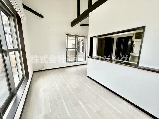 角田1丁目貸家の居間・リビング