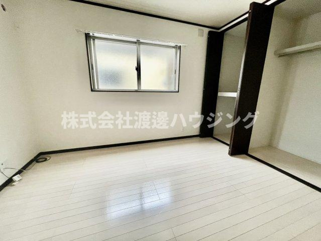 角田1丁目貸家の寝室