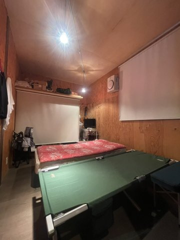 アイランドキッチン×薪ストーブ×メンテ不要の外壁仕様♪ハイグレード仕様の中古別荘＝那須町高久乙の洋室|落ち着いた色調の洋室です