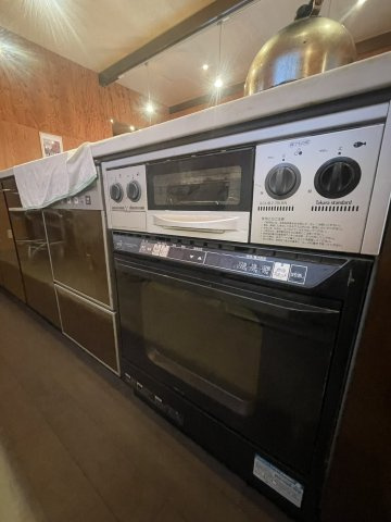 アイランドキッチン×薪ストーブ×メンテ不要の外壁仕様♪ハイグレード仕様の中古別荘＝那須町高久乙のキッチン|大型オーブンレンジ仕様