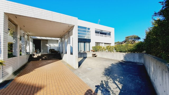 海見え！披露山庭園住宅　6SLDK