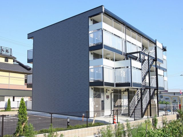 レオパレスシャンブル小林