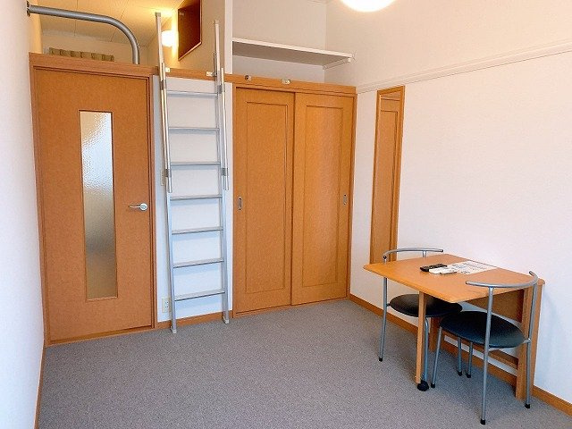 レオパレスＴａｋａｒａｚｕｋａの寝室