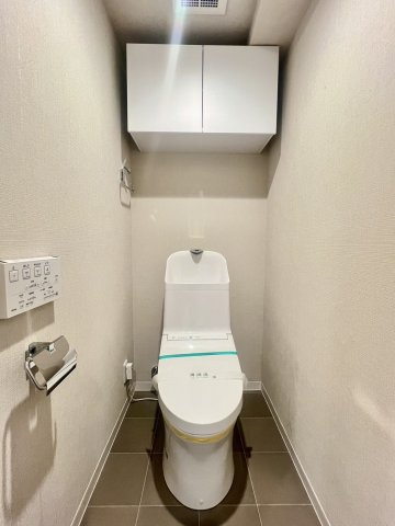 ライオンズマンション京成大久保のトイレ|新規交換済み！ウォシュレット機能も付いてます