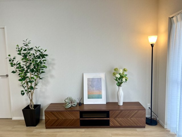 ライオンズマンション京成大久保の居間・リビング|設置家具プレゼントキャンペーン中！