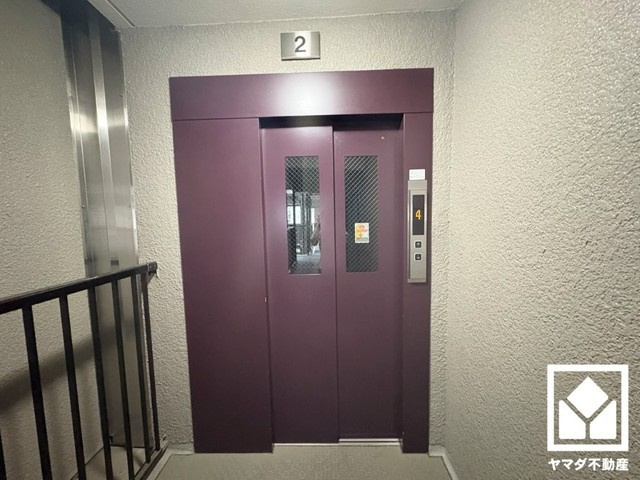 香枦園壱番館のその他共用部分|スムーズな移動を叶えるエレベーター。忙しい朝も快適に、ストレスフリーな暮らしをサポート。