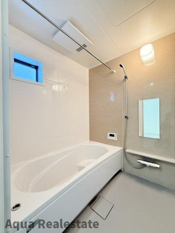 三豊市詫間町詫間　新築オール電化平屋住宅の浴室|ゆったり過ごせるお風呂です