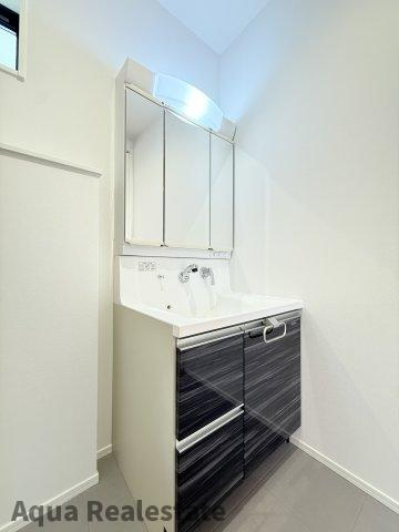 三豊市詫間町詫間　新築オール電化平屋住宅の独立洗面台|朝の身支度には欠かせない独立洗面化粧台