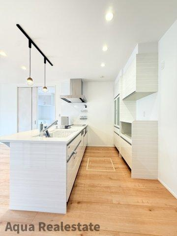 三豊市詫間町詫間　新築オール電化平屋住宅のキッチン|コンパクトなキッチンで掃除もラクラク