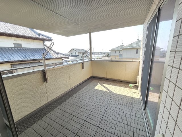 太田市新田市野井町　中古住宅のバルコニー|インナーバルコニーなので急な雨でも安心です！