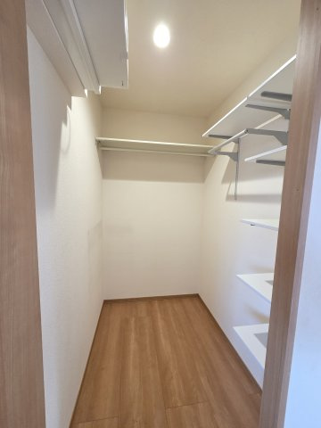 太田市新田市野井町　中古住宅の収納|2階の納戸です！1階にも2階にも広々収納があるのは嬉しいですね♪
