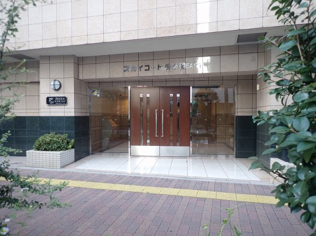 スカイコート後楽園EASTのエントランス