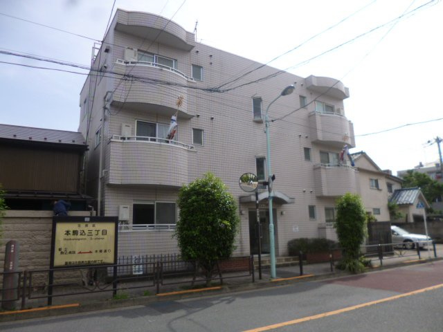 ハイム稲荷坂の外観