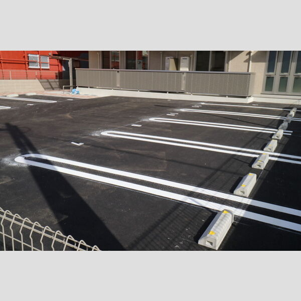 ラミーセントの駐車場