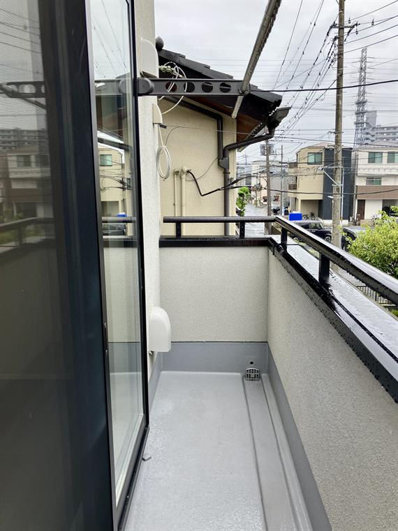 根岸戸建のバルコニー