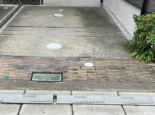 根岸戸建の駐車場