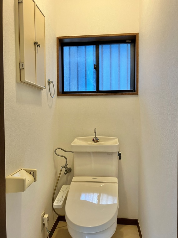南中丸戸建のトイレ