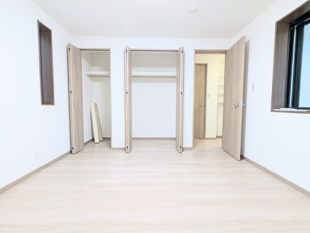 墨田区緑１丁目の新築戸建の寝室|～主寝室写真～