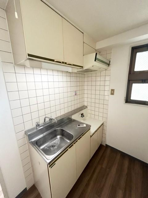 玄武堂ビルのキッチン