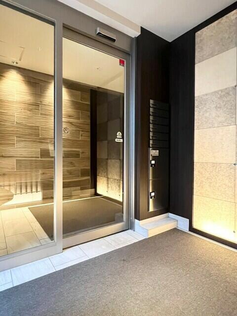 メゾン・ド・代々木上原のエントランス