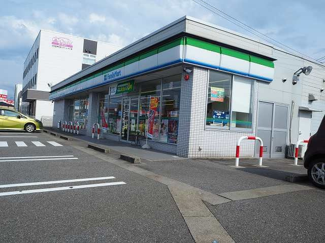ラ・セーヌ　みよいⅠの周辺|ファミリーマート富山中川原店まで500m