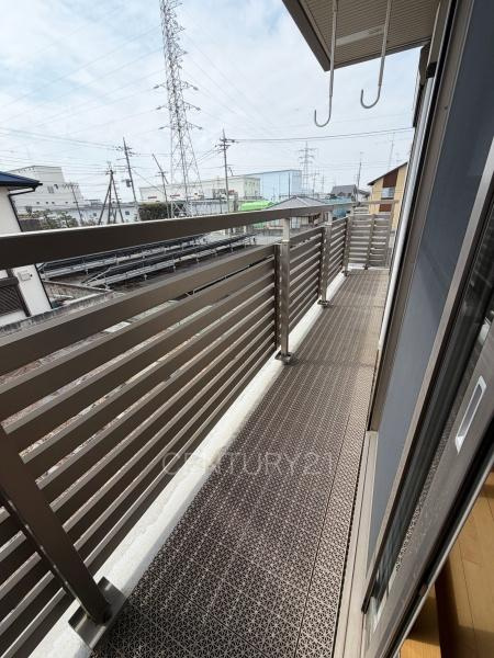 大泉町大字吉田中古一戸建てのバルコニー|２階バルコニー