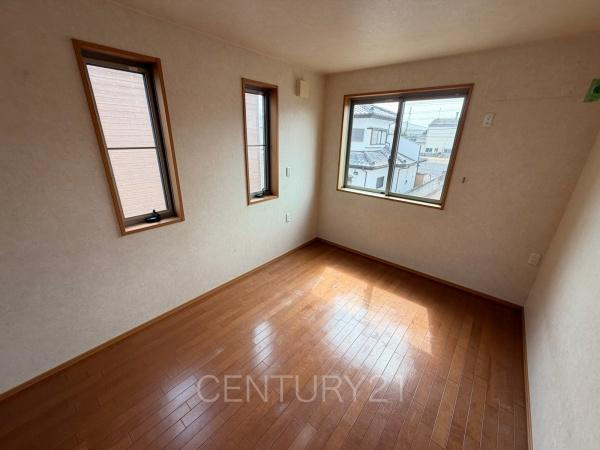 大泉町大字吉田中古一戸建ての洋室|２階の洋室です。