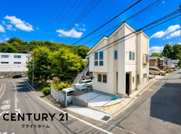 横浜市港南区上大岡東３丁目の新築一戸建の前面道路含む現地写真|陽当りの良さ、住環境を現地にてご確認下さい！
周辺環境も合わせてご案内させて頂きます！