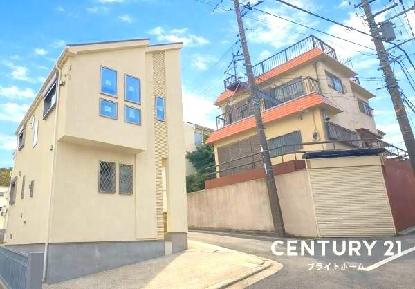 横浜市港南区上大岡東３丁目の新築一戸建の前面道路含む現地写真|陽当りの良さ、住環境を現地にてご確認下さい！
周辺環境も合わせてご案内させて頂きます！