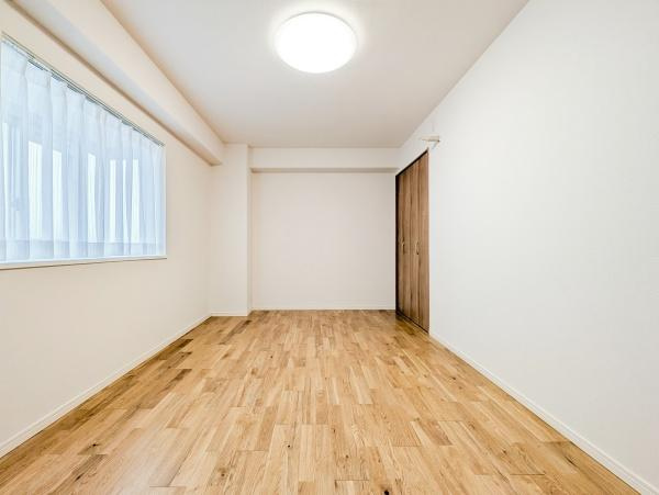 上大岡セントラルハイツＢ棟の洋室|クローゼットもあるので収納にも困りません！
荷物が多い方にも安心です。