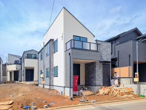 横浜市南区平楽の新築一戸建の前面道路含む現地写真|陽当りの良さ、住環境を現地にてご確認下さい！
周辺環境も合わせてご案内させて頂きます！
