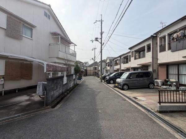 【前面道路含む現地写真】