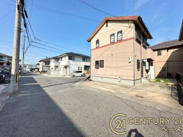 香芝市旭ケ丘１丁目　一戸建の前面道路含む現地写真