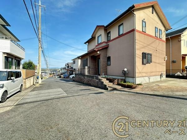 香芝市旭ケ丘１丁目　一戸建の前面道路含む現地写真